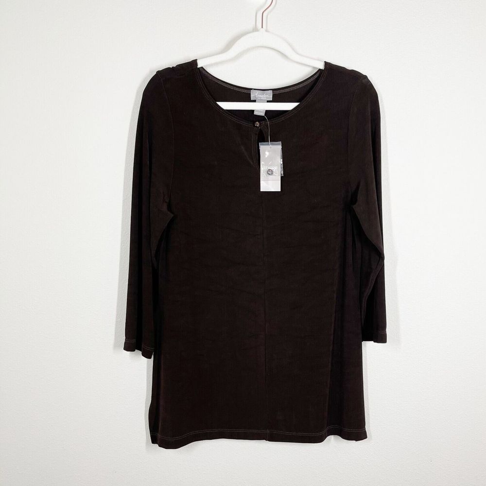 NWT Chicos Travelers Slinky Tunic Top Womens Sz M Brown 3/4 Sleeve Keyhole Neck